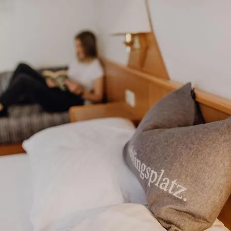 Penzion Dorfcafe Hotelpension Swirtshaus Im Dorf