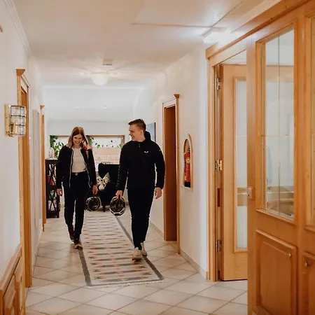 Penzion Dorfcafe Hotelpension Swirtshaus Im Dorf