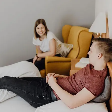 אורחן Dorfcafe Hotelpension Swirtshaus Im Dorf 3*