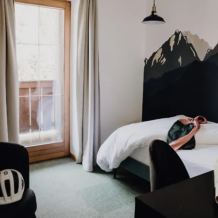 宾馆 Dorfcafe Hotelpension Swirtshaus Im Dorf 3*
