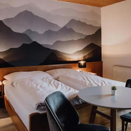Dorfcafe Hotelpension Swirtshaus Im Dorf