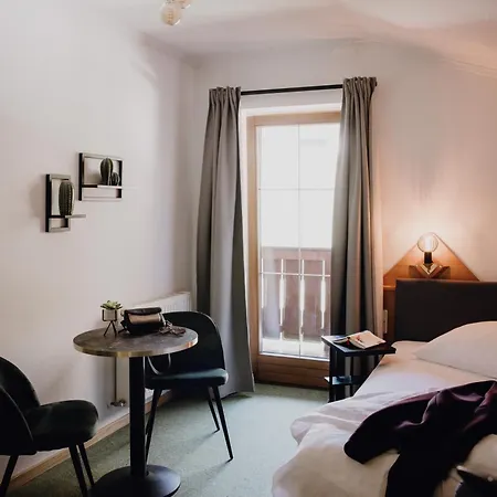 Dorfcafe Hotelpension Swirtshaus Im Dorf 宾馆 温肯