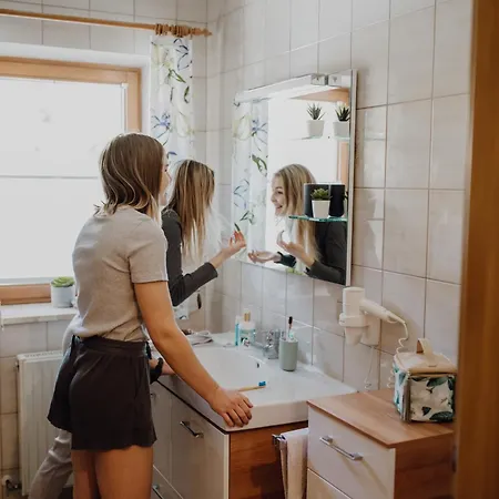 Dorfcafe 3* ウンケン